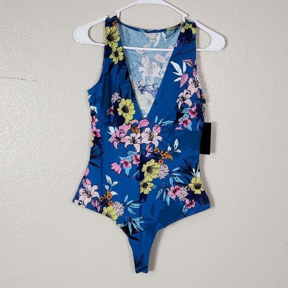 Guess Floral Bodysuit Size M NWT - Picture 1 of 16